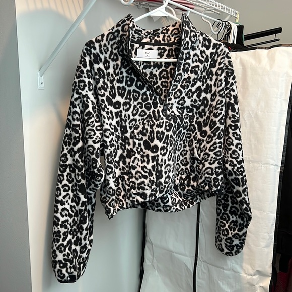 TNA Polar 1/2 Zip Sweater Leopard-print fleece sweater Snow Leopard Size M - Picture 6 of 8